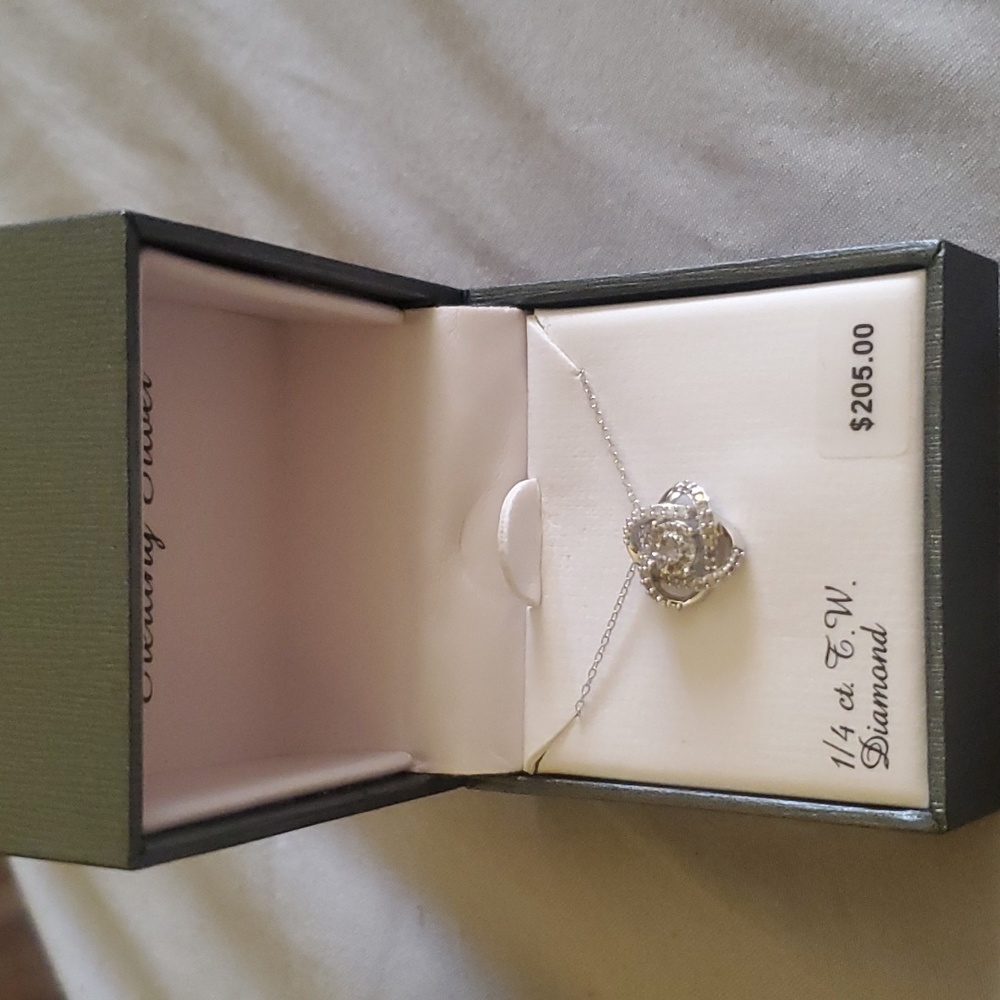 Sterling silver woman's necklace 1/4 CT